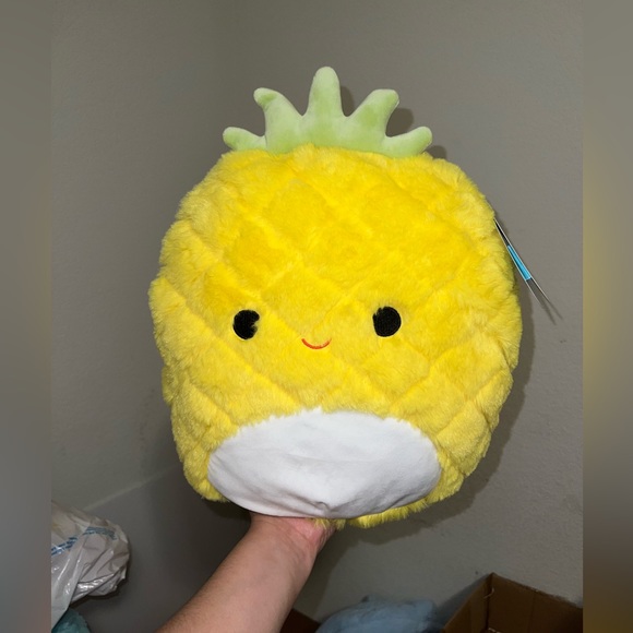 New Maui The Pineapple Fuzzamallow Squishmallow - Picture 6 of 16
